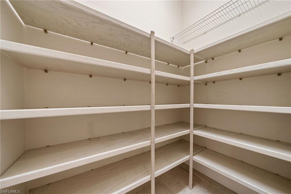 NAPLES PARK - Residential