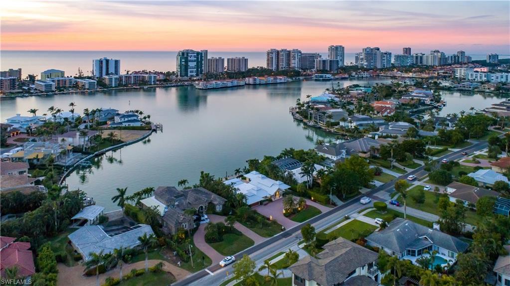 MOORINGS - Residential