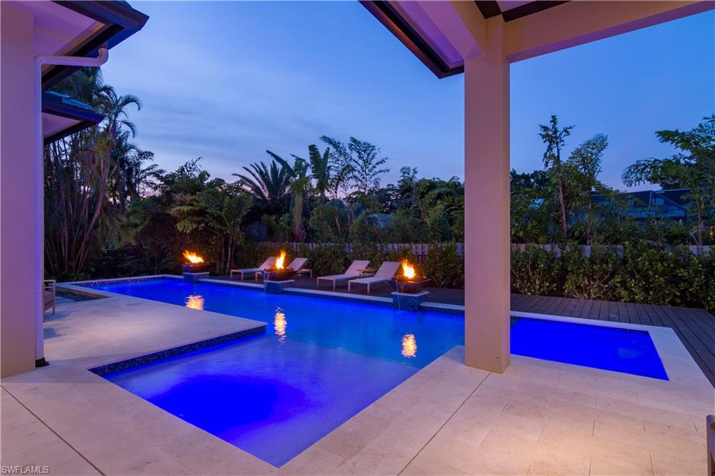 MOORINGS - Residential