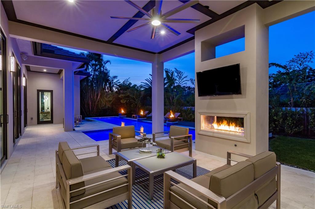 MOORINGS - Residential