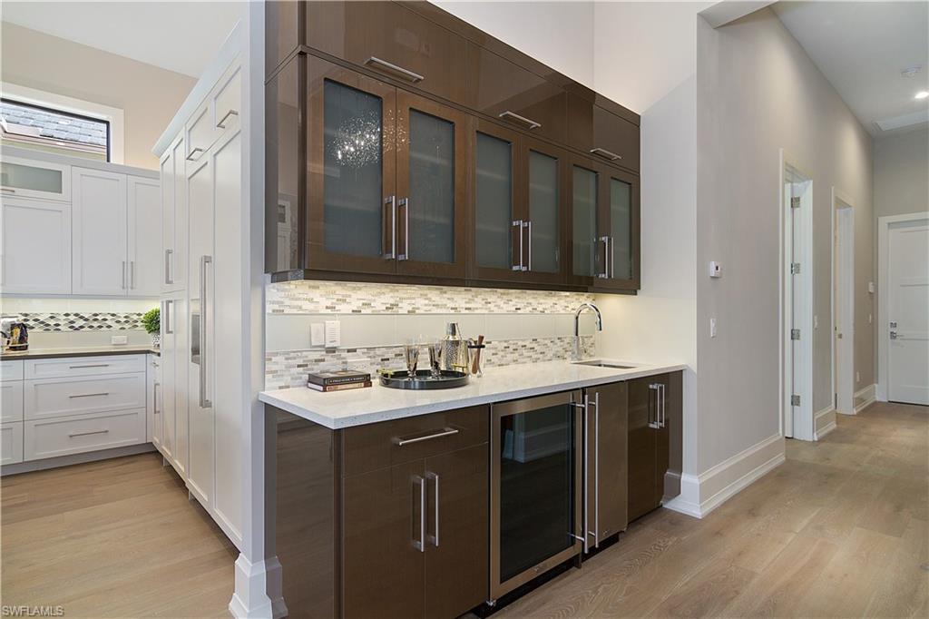 MOORINGS - Residential