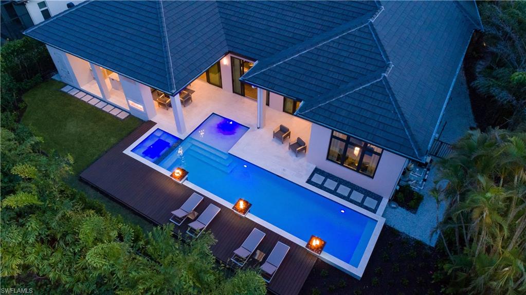 MOORINGS - Residential