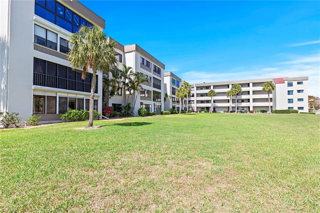 SEVEN LAKES - Residential