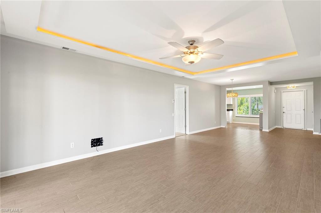 SEVEN LAKES - Residential