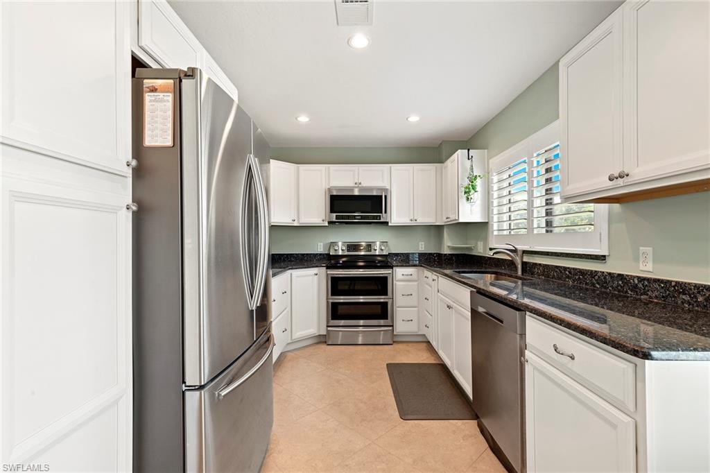 SEVEN LAKES - Residential