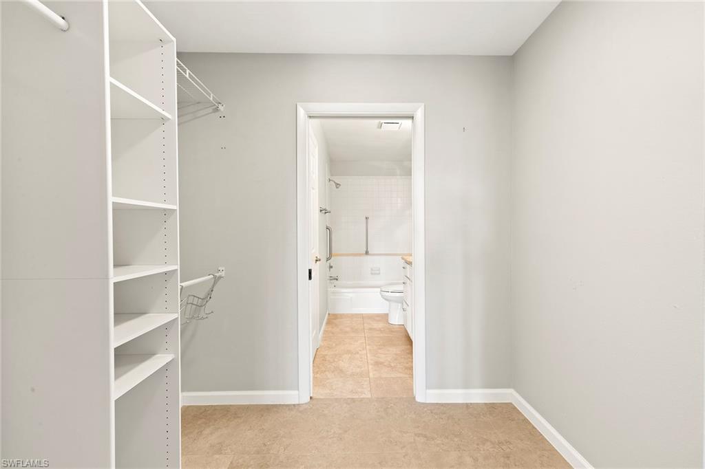 SEVEN LAKES - Residential