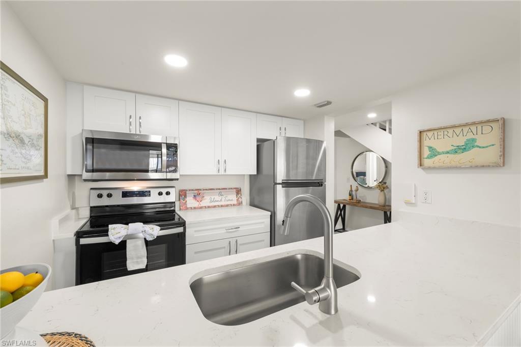 TENNIS VILLAS - Residential