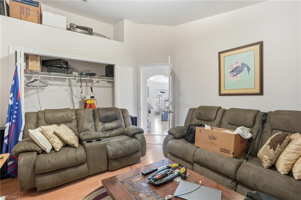 QUAIL HOLLOW - Residential