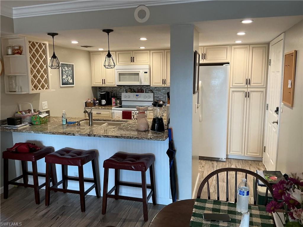 PALM BEACH LANDINGS - Residential Lease