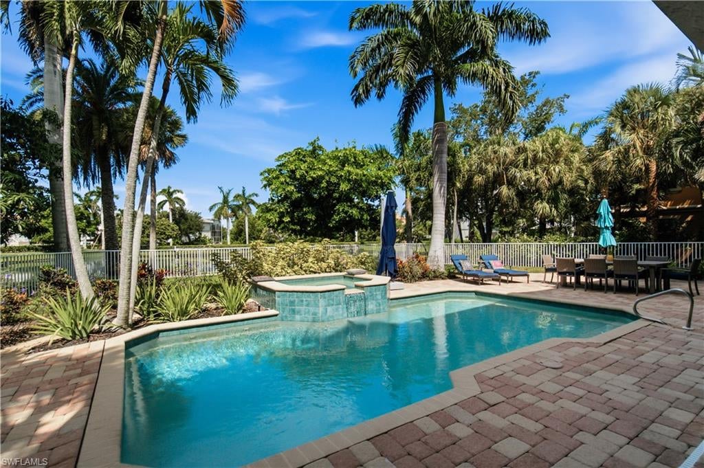 207 San Mateo DR