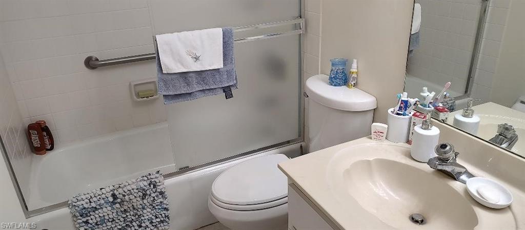 ADMIRALTY YACHT & RACQUET CLUB - Residential