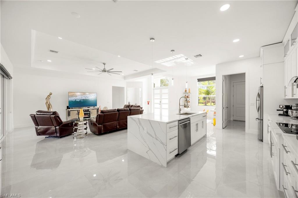 GOLDEN GATE ESTATES - Residential