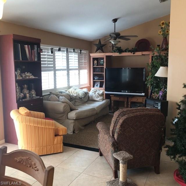 SANDY HOLLOW - Residential