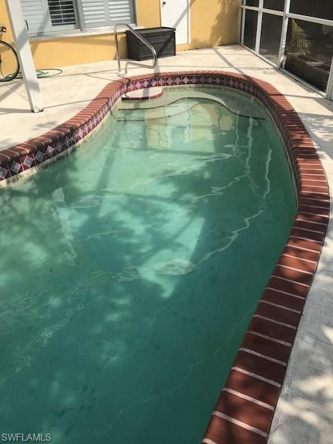 SANDY HOLLOW - Residential