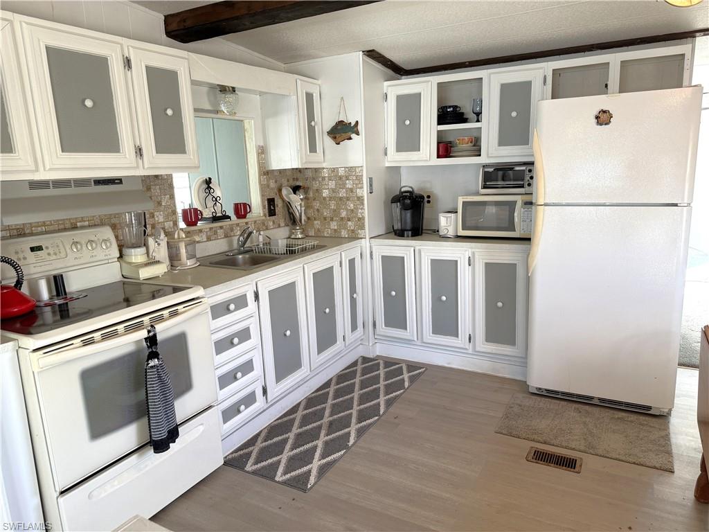 COASTAL ESTATES - Residential