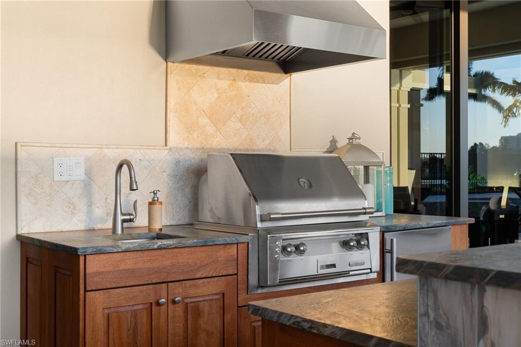 BAY WOODS - Residential