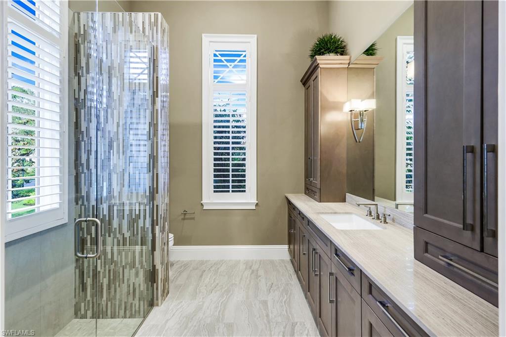 BAY WOODS - Residential