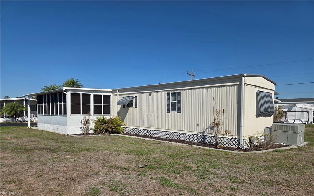 LAZY DAYS MOBILE VILLAGE - Residential