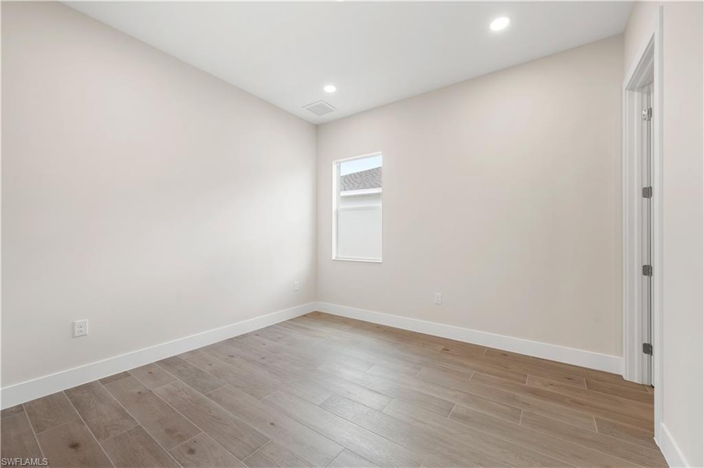 SEVEN SHORES - Residential