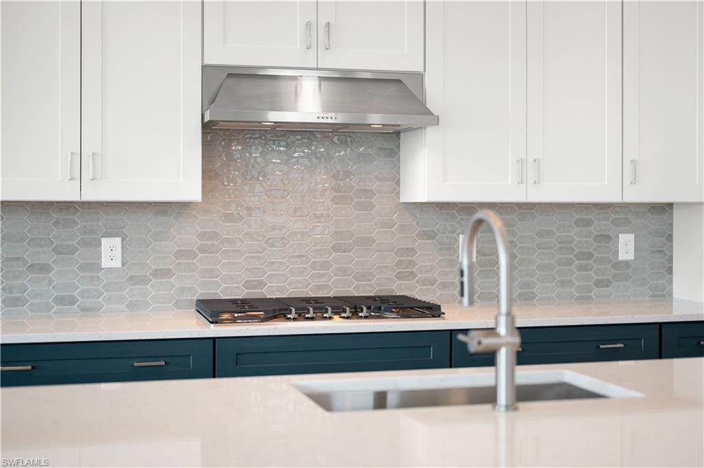 SEVEN SHORES - Residential