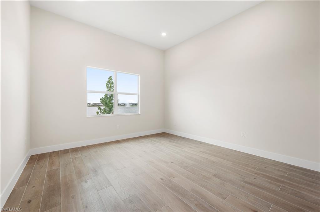 SEVEN SHORES - Residential