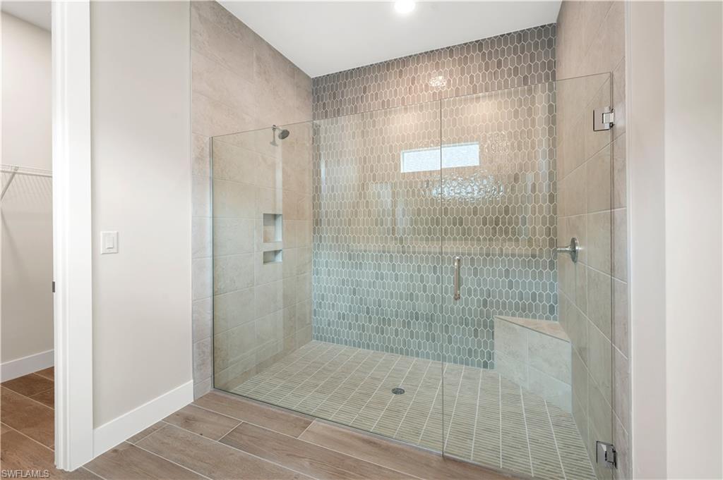 SEVEN SHORES - Residential