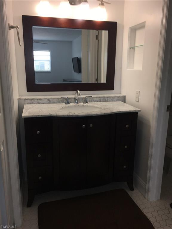 SWAN LAKE CLUB - Residential