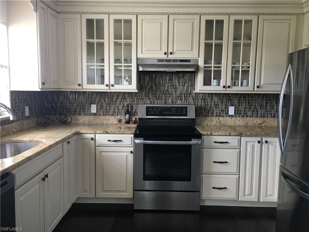 SWAN LAKE CLUB - Residential