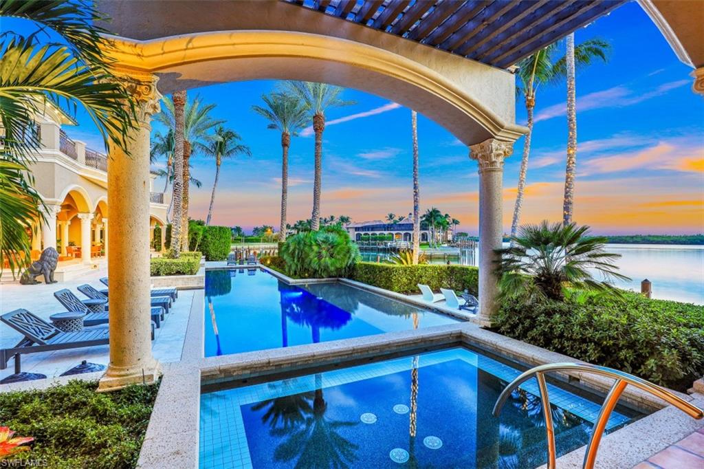 MARCO BEACH - Residential