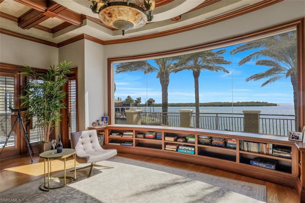 MARCO BEACH - Residential