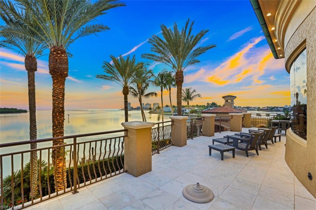 MARCO BEACH - Residential