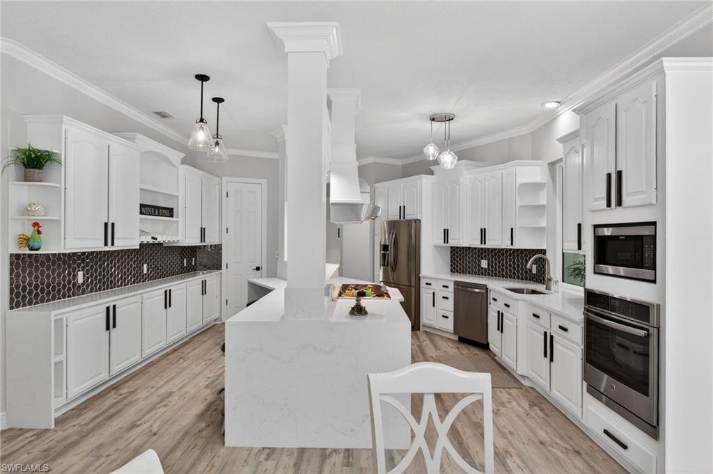 COLLIER WOODS - Residential