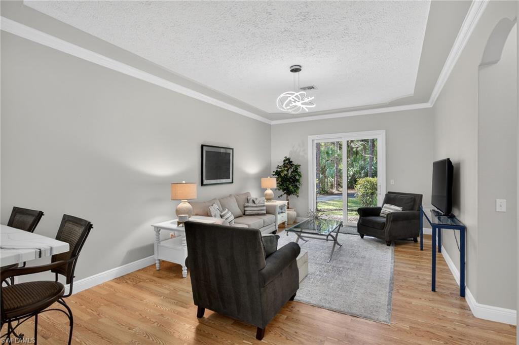 COLLIER WOODS - Residential