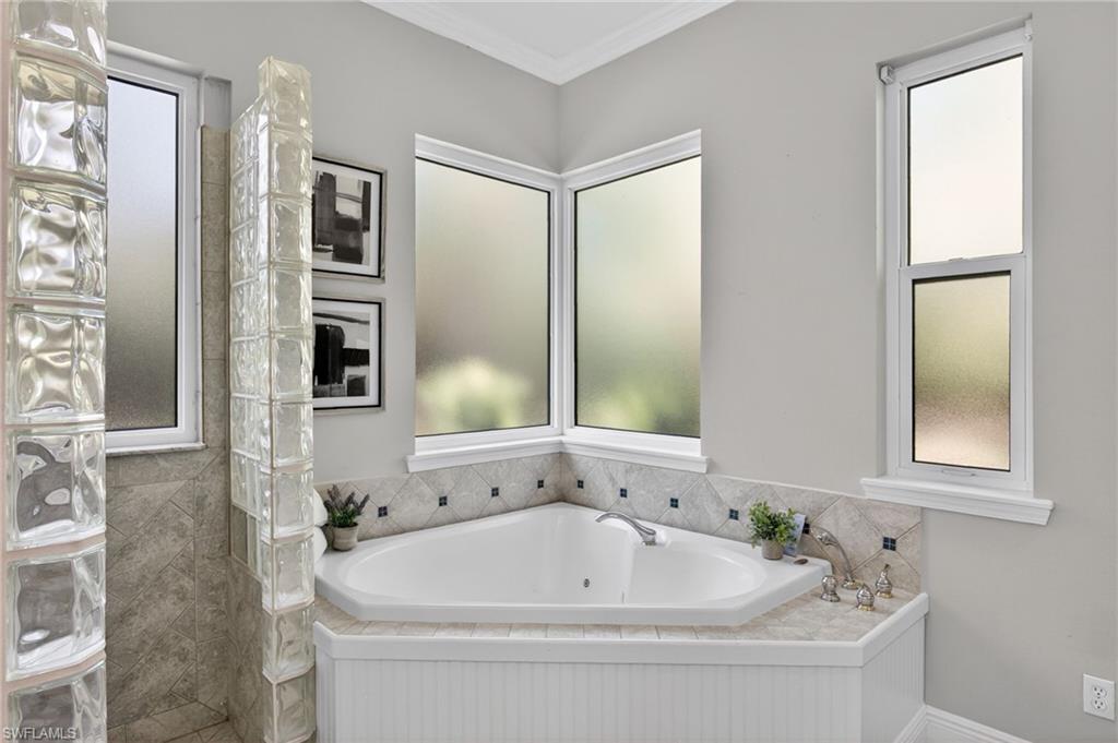 COLLIER WOODS - Residential