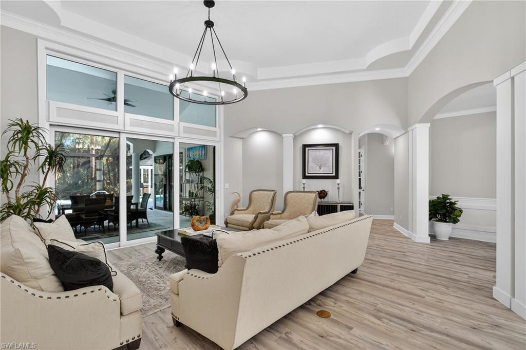 COLLIER WOODS - Residential