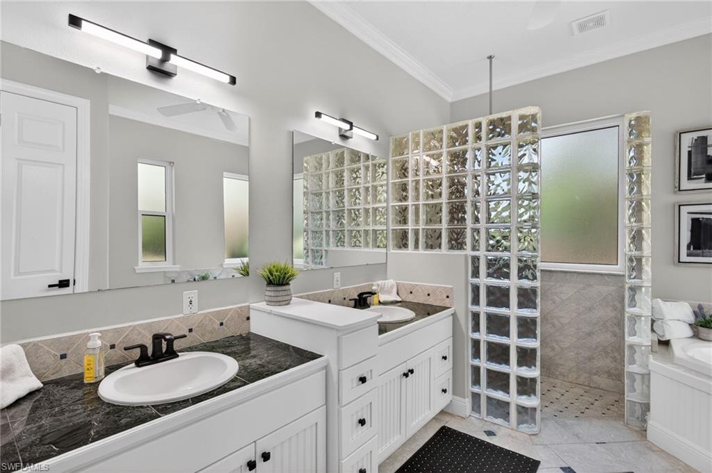 COLLIER WOODS - Residential