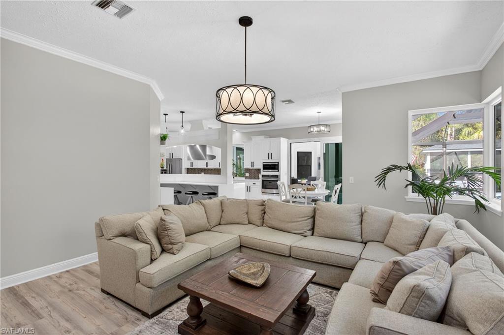 COLLIER WOODS - Residential