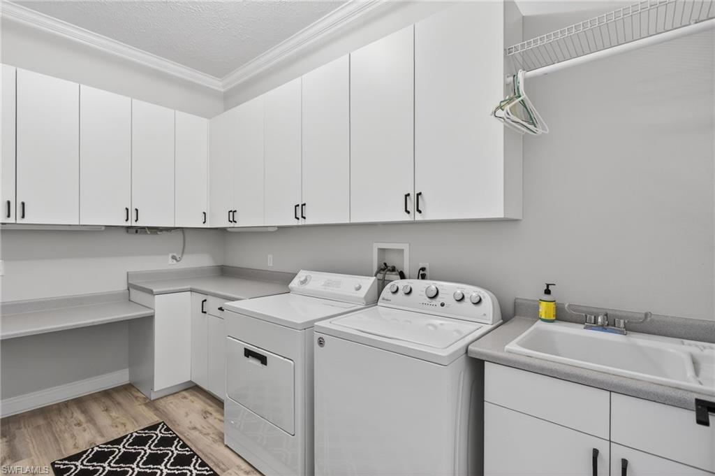 COLLIER WOODS - Residential