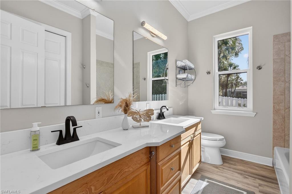 COLLIER WOODS - Residential