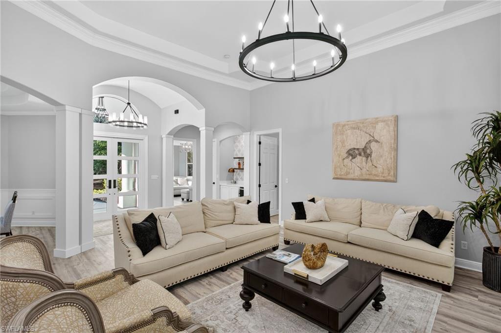 COLLIER WOODS - Residential