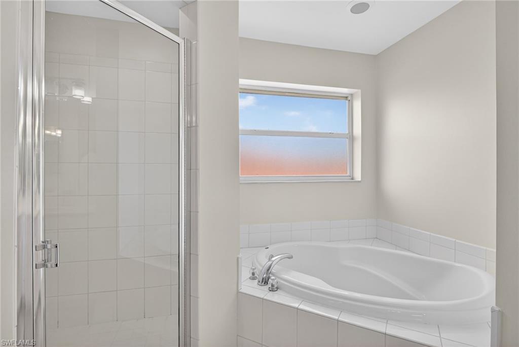 WILSHIRE LAKES - Residential