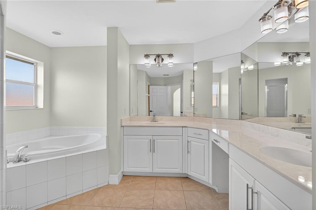 WILSHIRE LAKES - Residential