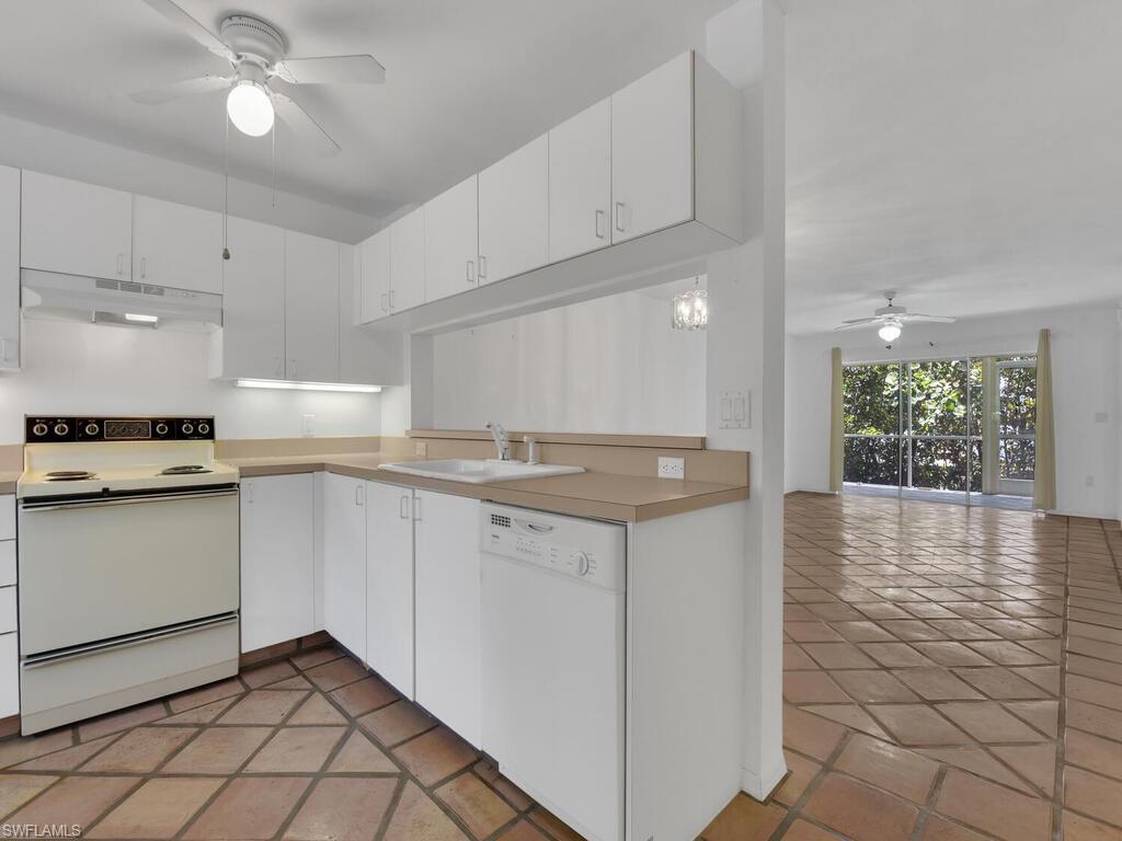 NAPLES SANDPIPER BAY CLUB - Residential