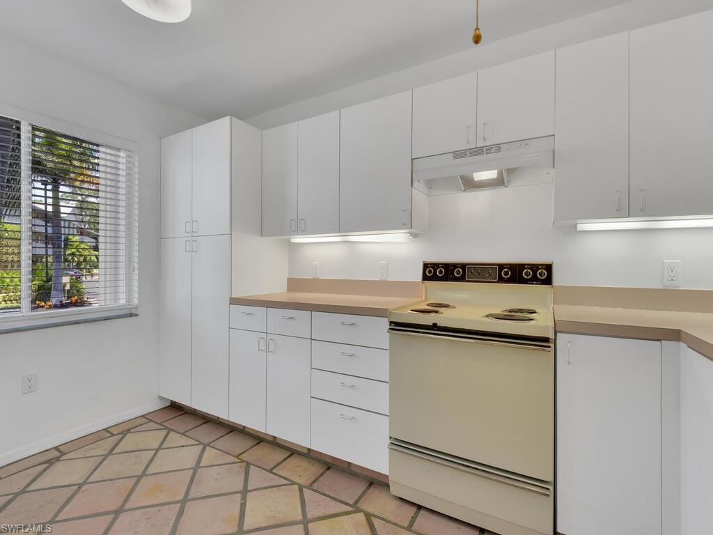 NAPLES SANDPIPER BAY CLUB - Residential