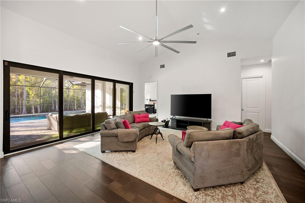 SAN CARLOS ESTATES - Residential