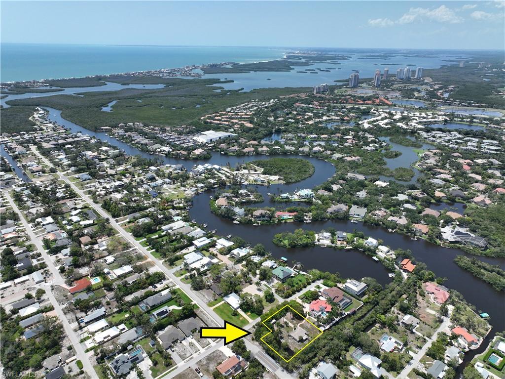 IMPERIAL SHORES - Land