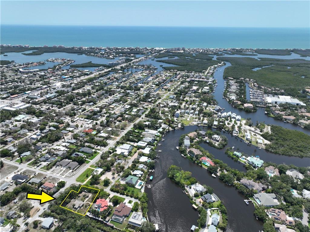 IMPERIAL SHORES - Land