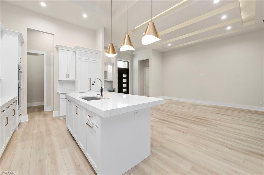 PARROT CAY - Residential