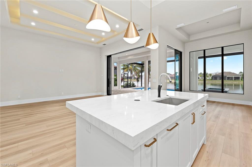 PARROT CAY - Residential