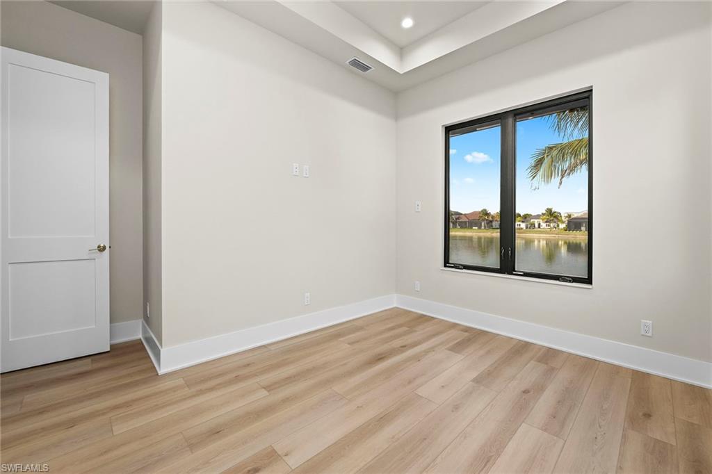 PARROT CAY - Residential